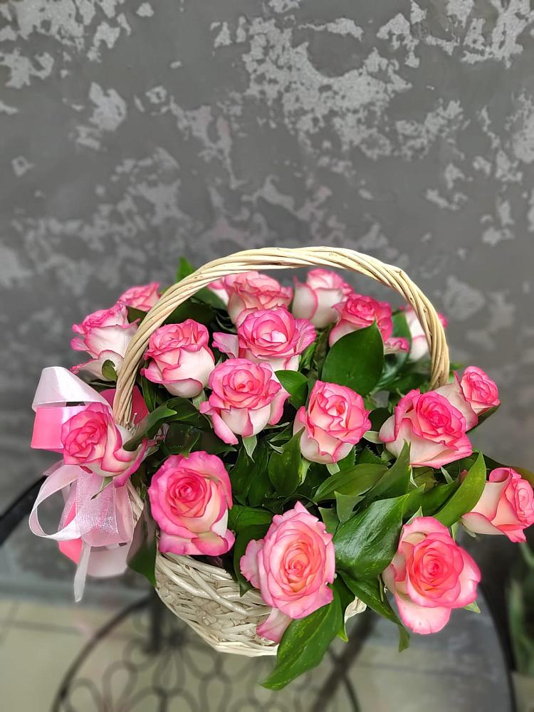 Цветочная композиция из Розы в корзине в Карабаше