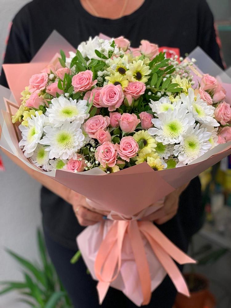 Букет цветов из: Розы и Хризантемы в Карабаше