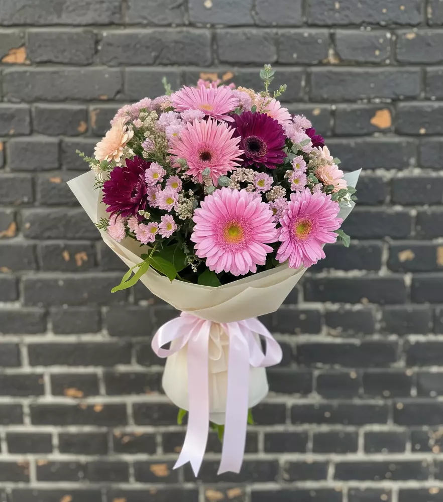 Букет цветов из: Герберы и Хризантемы в Карабаше