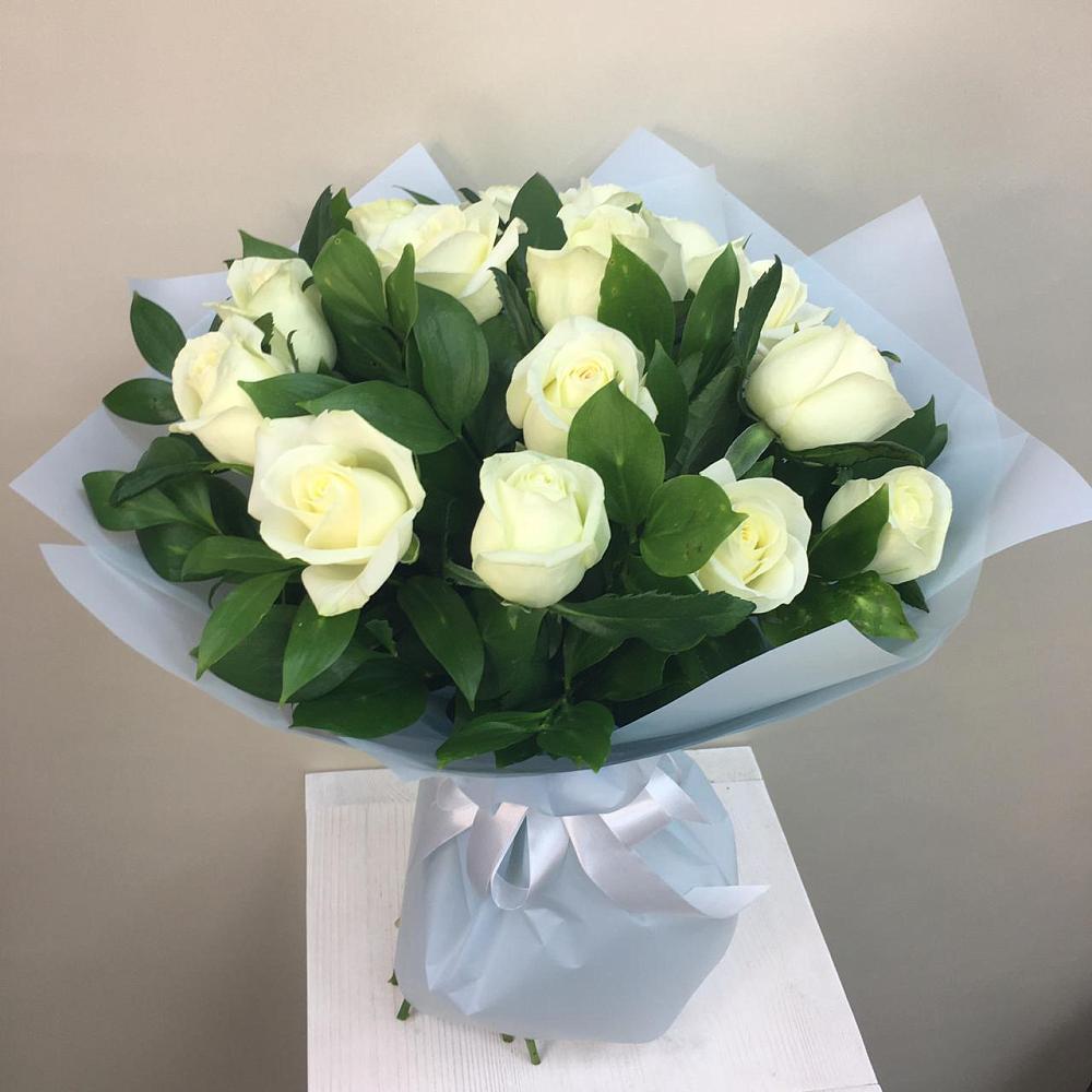 Букет 15 Белых роз Проуд в Карабаше