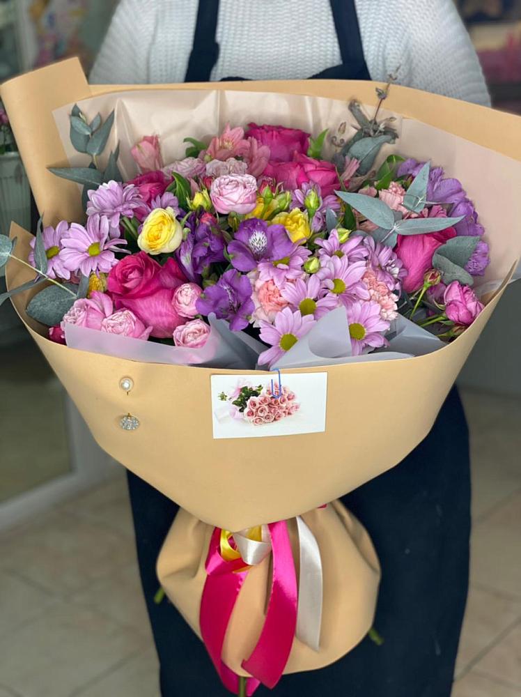 Букет цветов из: Хризантемы, Гвоздики и Альстромерии в Карабаше