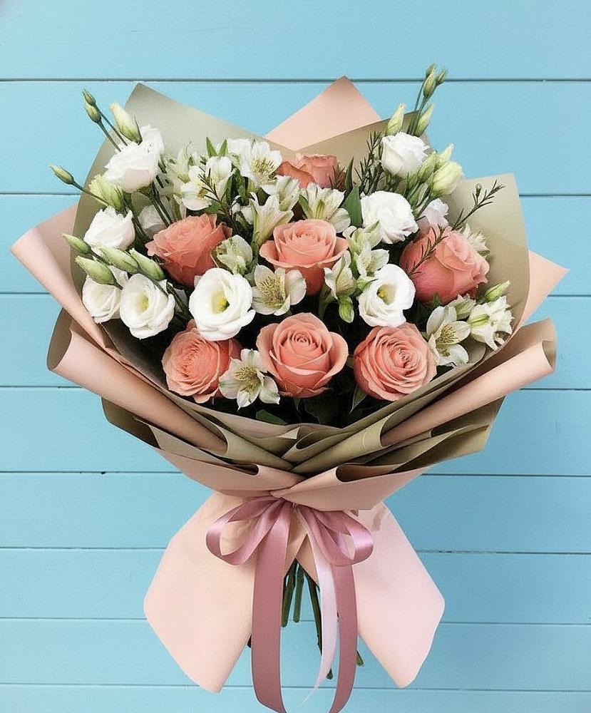 Букет цветов из: Розы, Альстромерии и Лизиантусы в Карабаше