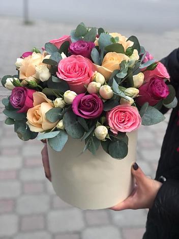 Цветочная композиция из Розы в шляпной коробке в Карабаше