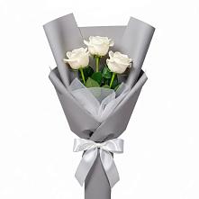 Букет 3 белые розы в Карабаше