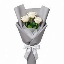 Букет 3 белые розы в Карабаше