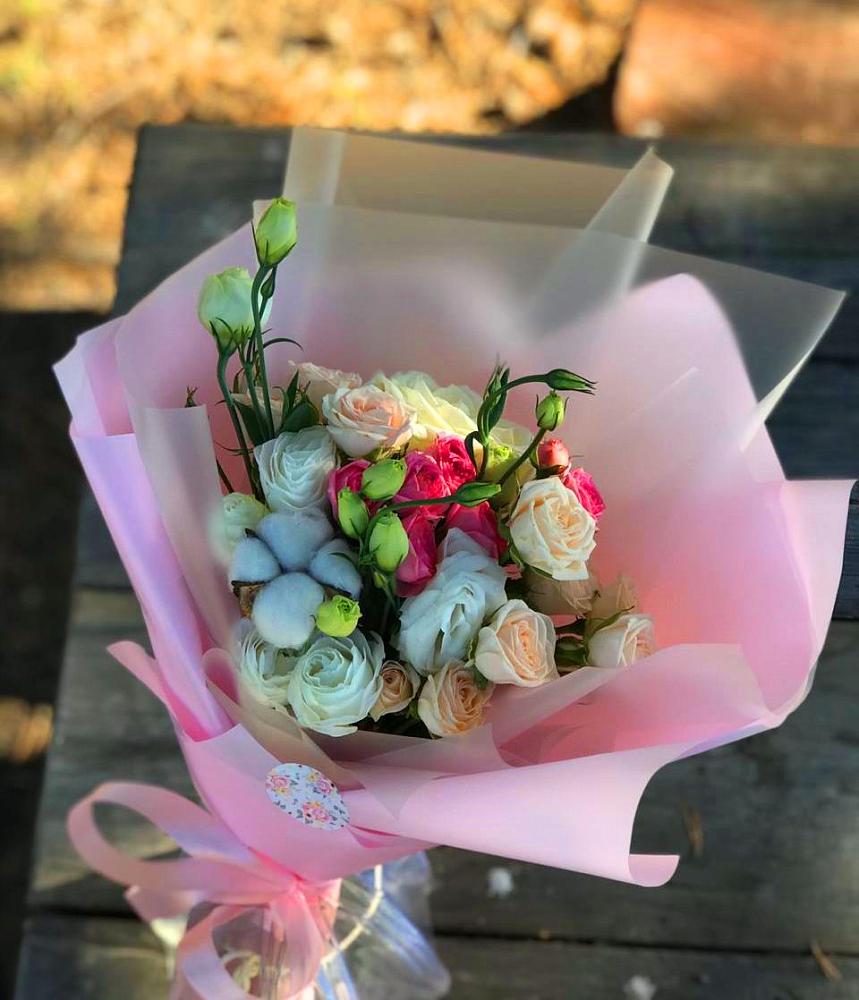 Букет цветов из: Розы и Лизиантусы в Карабаше