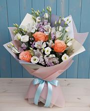 Букет цветов из:  Лизиантусы, Розы, Альстромерии и Гипсофила в Карабаше