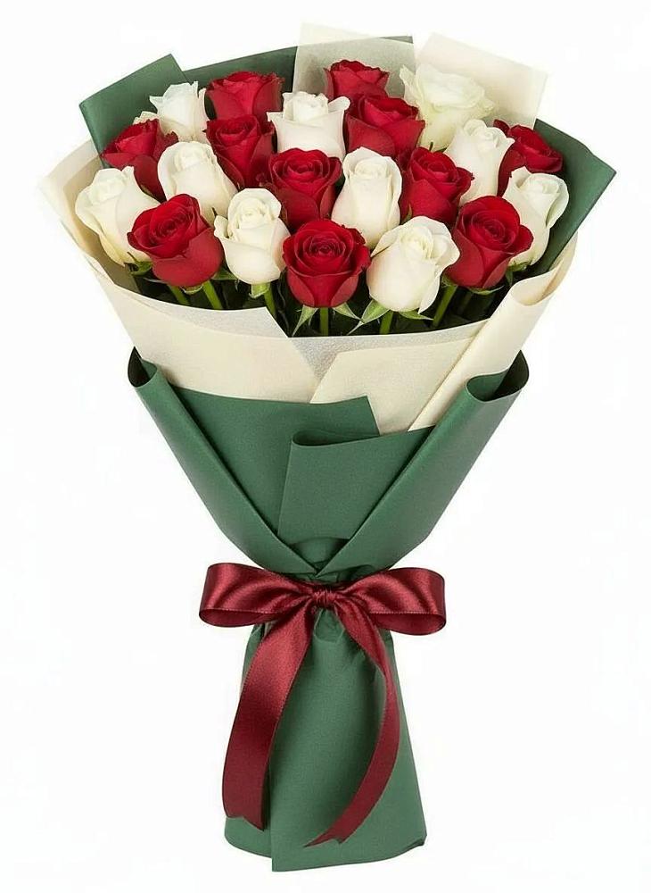 Букет Микс из красных и белых роз в Карабаше