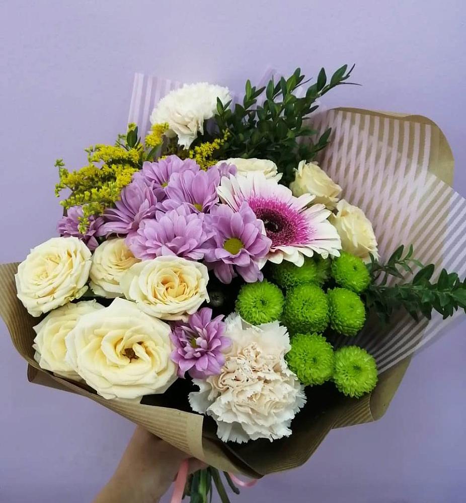 Букет цветов из: Хризантемы, Розы, Гвоздики и Герберы в Карабаше