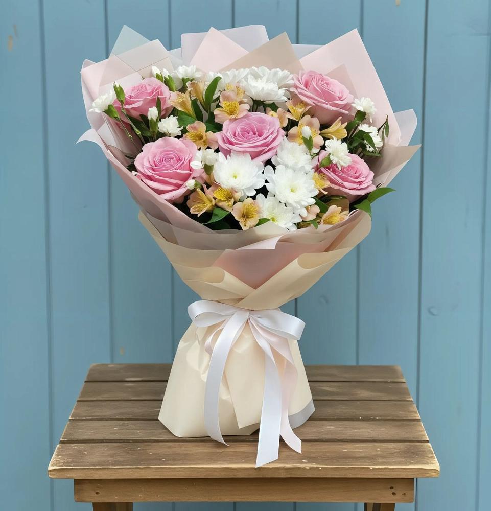 Букет цветов из: Гвоздики, Орхидеи и Розы в Карабаше