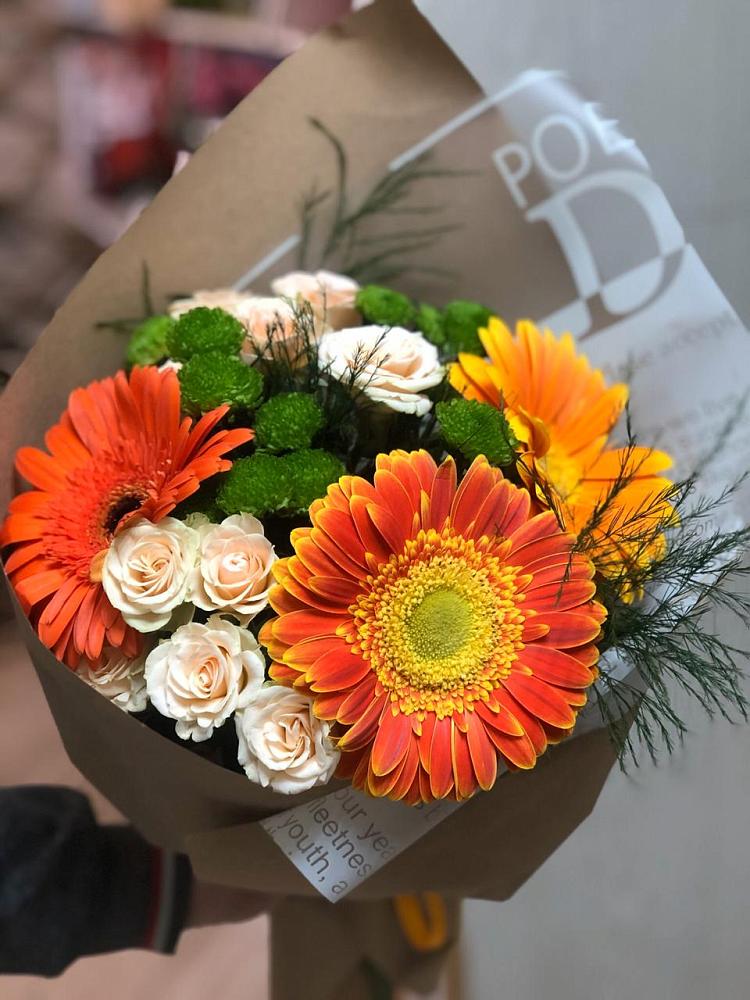 Букет цветов из: Герберы, Хризантемы и Розы в Карабаше