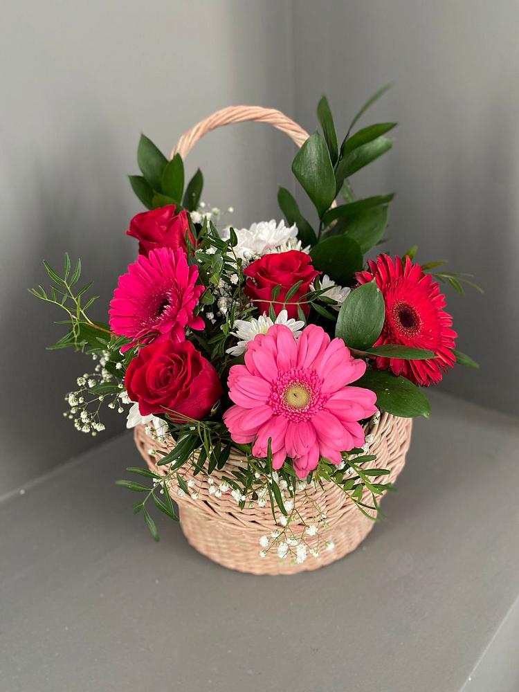 Цветочная композиция из Розы, Хризантемы и Герберы в корзине в Карабаше