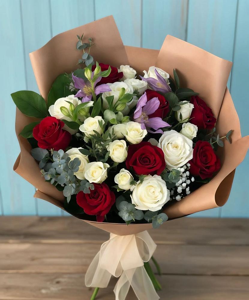 Букет цветов из: Розы и Альстромерии в Карабаше