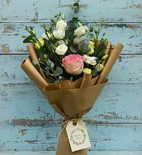 Букет цветов из:  Розы и Лизиантусы в Карабаше