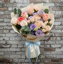 Букет цветов из:  Розы, Лизиантусы и Гвоздики в Карабаше